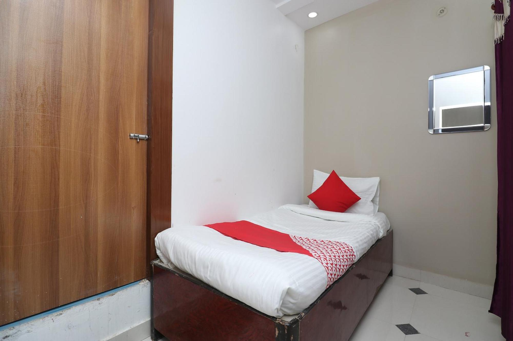 Hotel O Swastik Resort Colonelganj Buitenkant foto